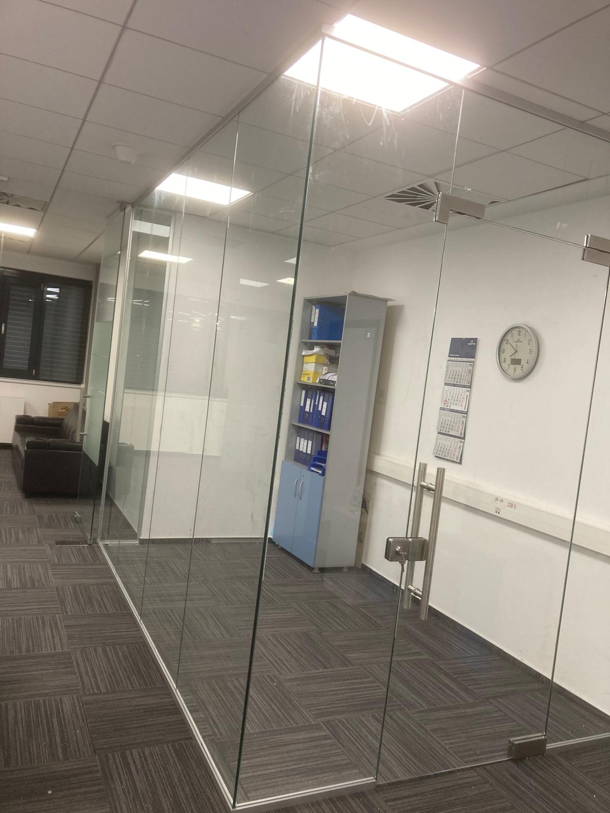 Compartimentare sticlă